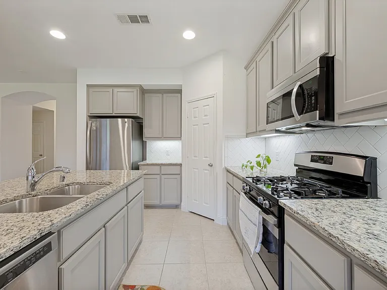 1421 Grackle Dr — Photo 11