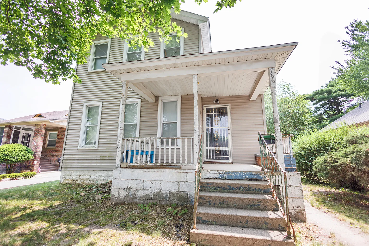 766 S Poplar Ave photo 1