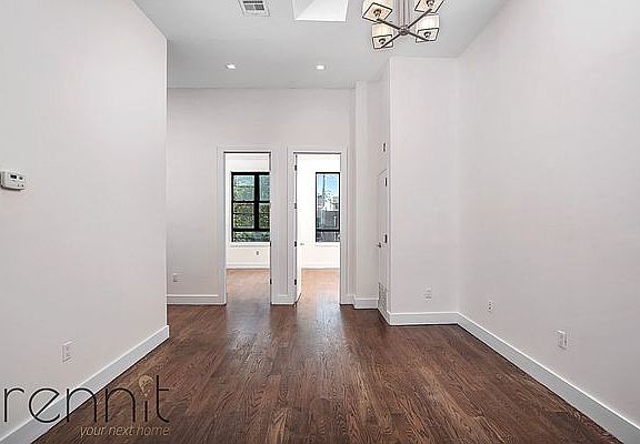 2nd image of 918 Hart St #2L