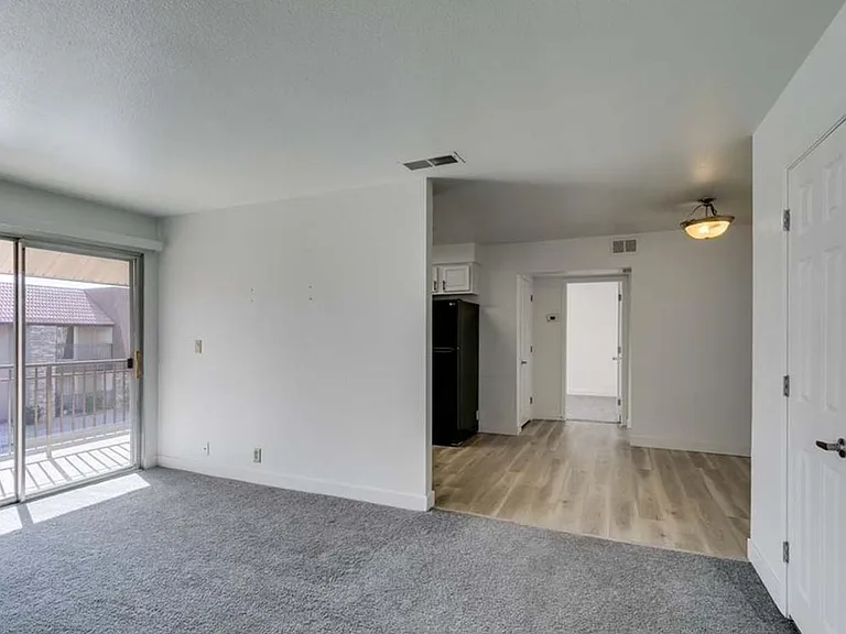 5260 River Glen Dr #268 — Photo 4