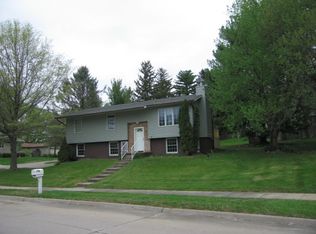 2604 Hillside Dr, Iowa City, IA 52245