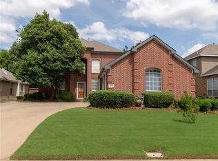1000 Becker Dr, Euless, TX 76039