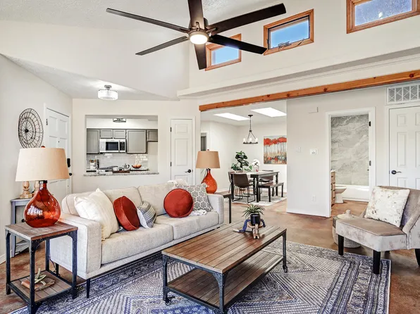 47 Cherri Ct, Corrales, NM 87048