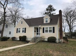 425 Redmond Ave, Oakhurst, NJ 07755