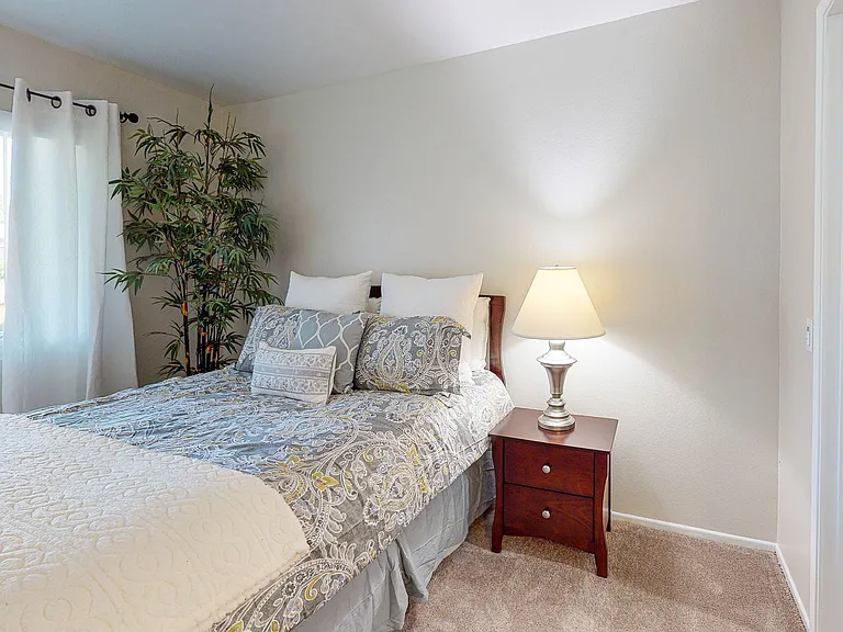 Mountain View Apartments — Photo 17