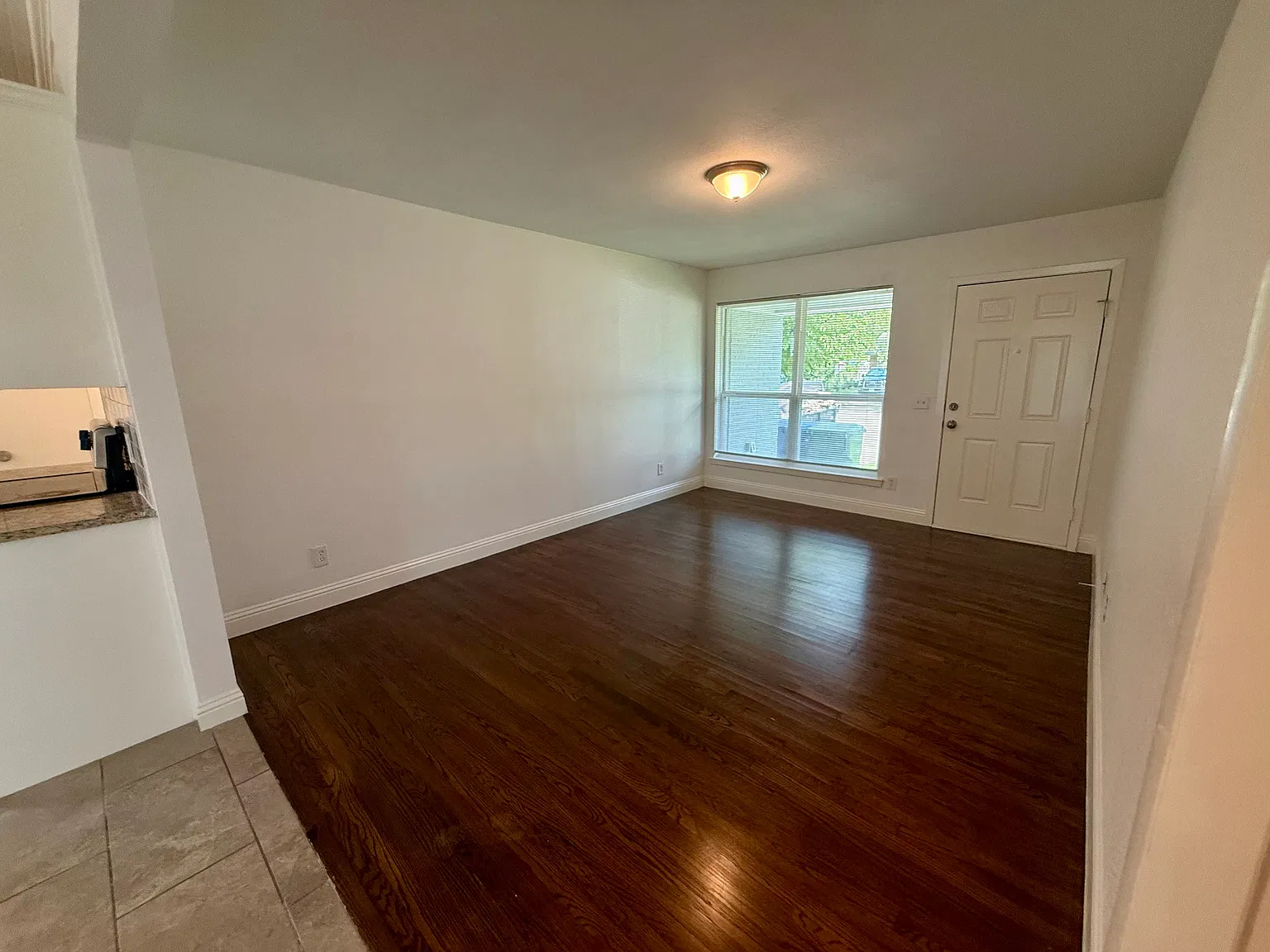 3 bed, 1.5 bath, 1424 sqft, $1,850 — Photo 2