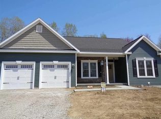 7 Hanna Ct, Wynantskill, NY 12198