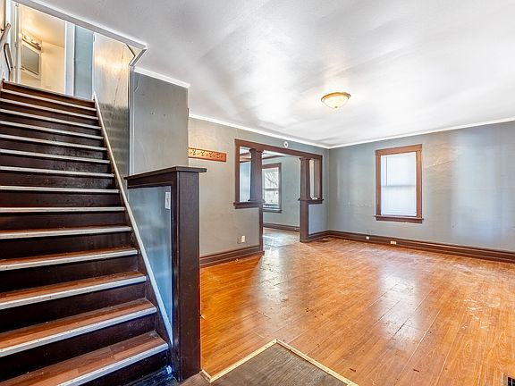 5th image of 421 Albert Ave