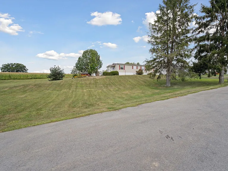 Sunny Acres — Photo 44