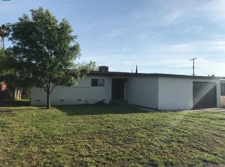 943 E Thurman Ave, Porterville, CA 93257