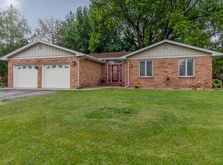 278 Cliff Dr, North Mankato, MN 56003