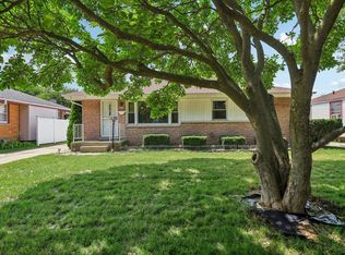 5855 N 80th St, Milwaukee, WI 53218