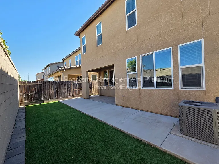 2534 Mustang Dr — Photo 41