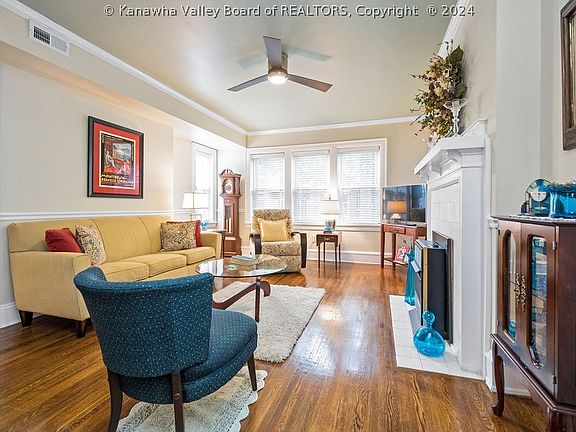 5th image of 1313 Lee St E #213