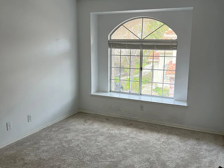 2111 Cuesta Dr — Photo 17