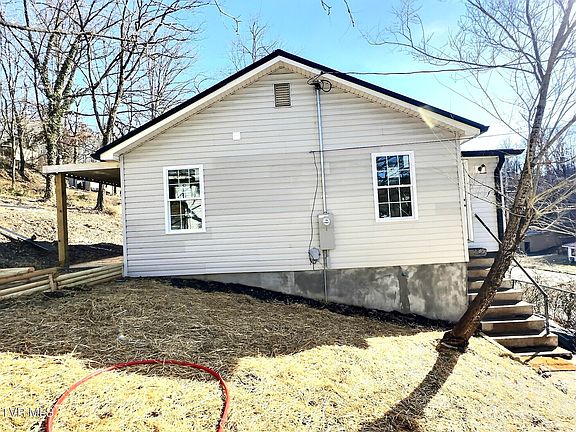4th image of 897 Lynn Garden Dr