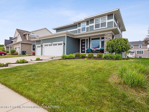 3rd image of 3881 Baulistrol Dr