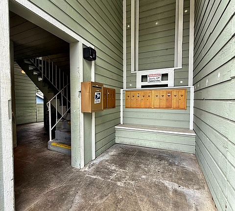 3rd image of 637 Pleasant Ave #101