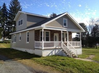 18 N Apple St, Barnesville, PA 18214