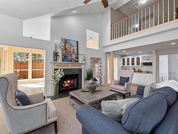2nd image of 1080 W Winding Creek Dr