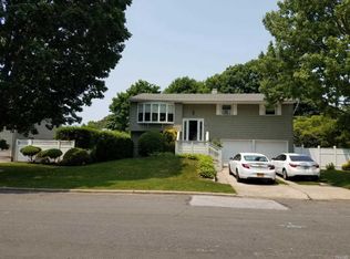 189 Missouri Ave, Bay Shore, NY 11706