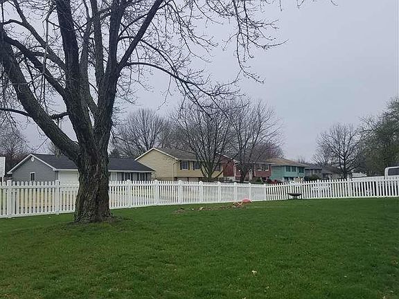 4th image of 1024 S Comanche Dr
