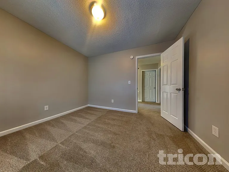 6260 Phillips Lake Way — Photo 22