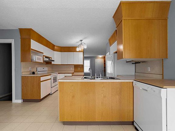 4th image of 5114 E 48th St