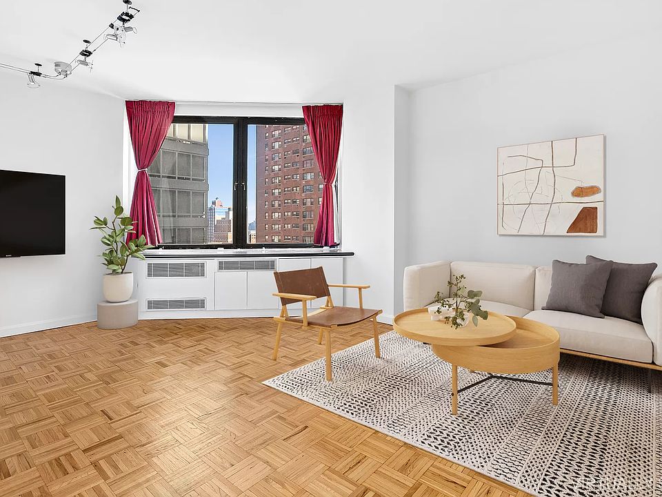 1st image of 1623 3rd Ave APT 13D