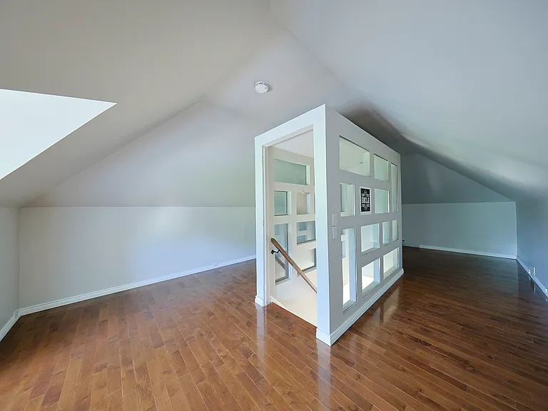 452 Nelson St — Photo 20