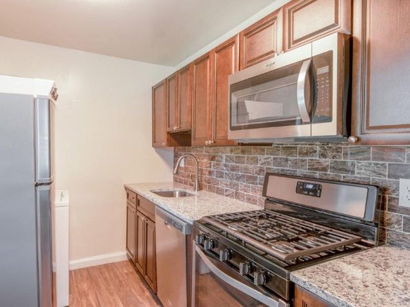 Quail Hollow | 7930 Silver Leaf Ct, Glen Burnie, MD