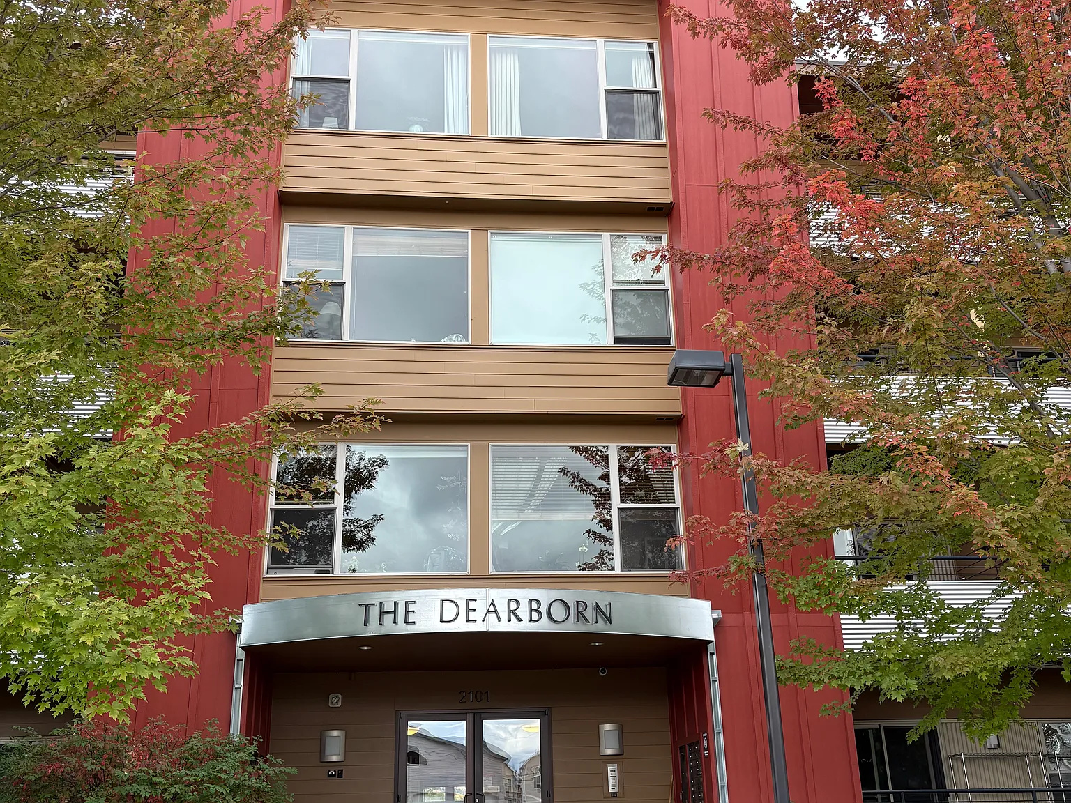 2 bed, 903 sqft, $1,900 — Photo 1