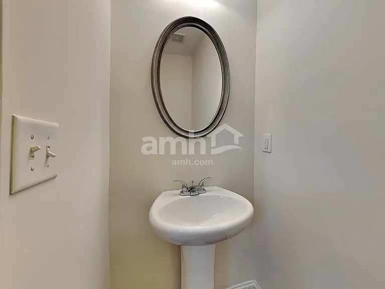 2750 Freemont St — Photo 9