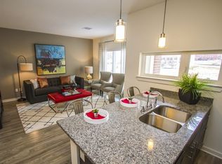 228 W 4th St APT 407, Kansas City, MO 64105