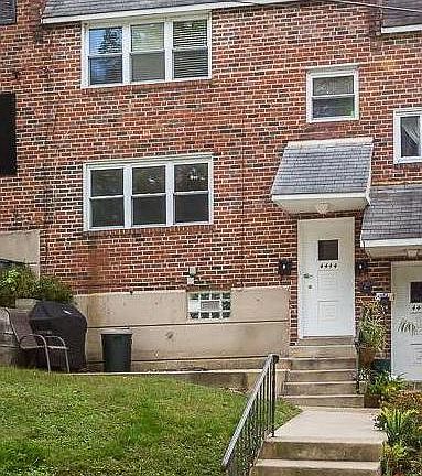 2nd image of 4444 Rosemont Ave