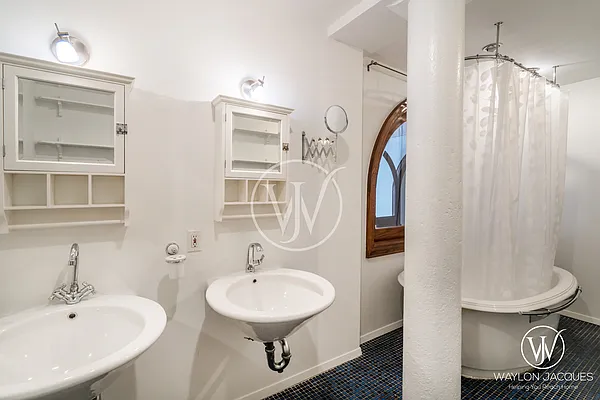 Rented by Compass | media 11