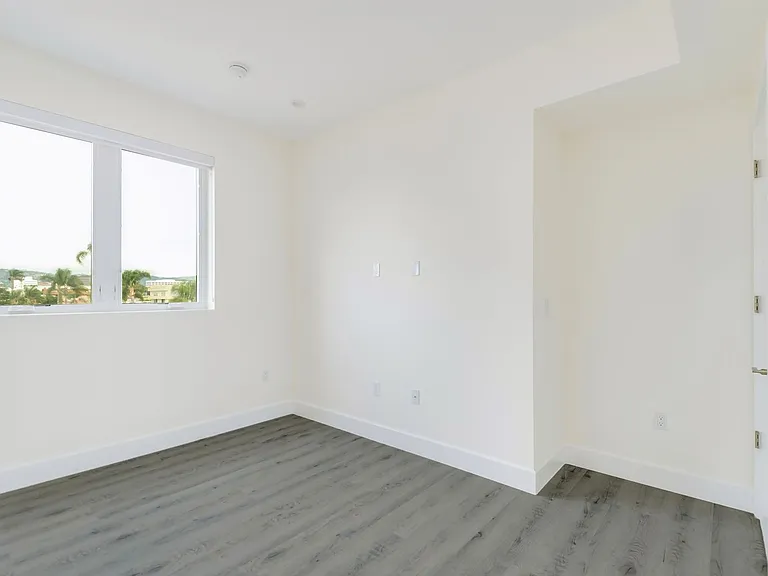 Regency Holt Apartments — Photo 34