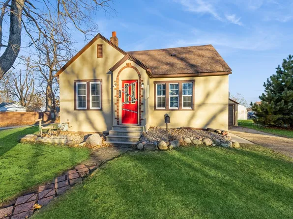 704 W 5th St S, Newton, IA 50208