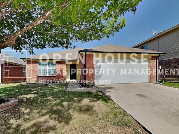 8657 Hawkview Dr, Fort Worth, TX 76179