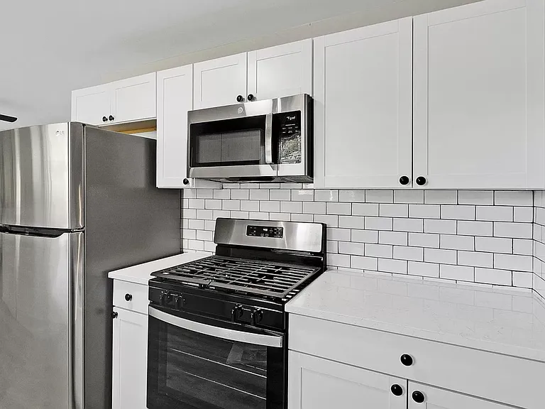 611 Gardner St — Photo 13