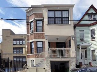 217 46th St, Union City, NJ 07087