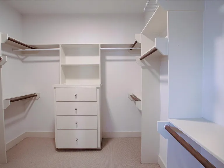 4701 Caroline St — Photo 22