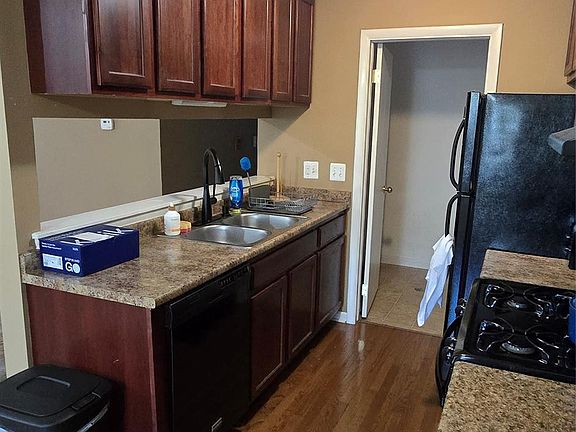 3rd image of 2260 N Hix Rd