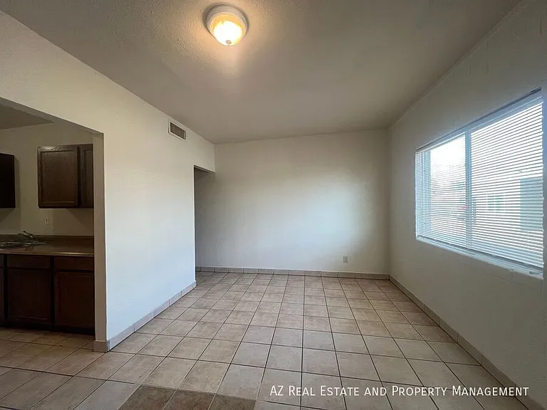 1229 W Pierce St #2 — Photo 4