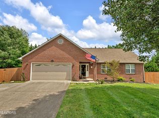 516 Glenfield Cir, Maryville, TN 37804