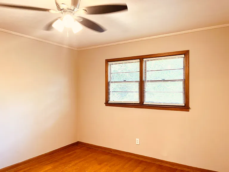 2417 Alandale Dr — Photo 33