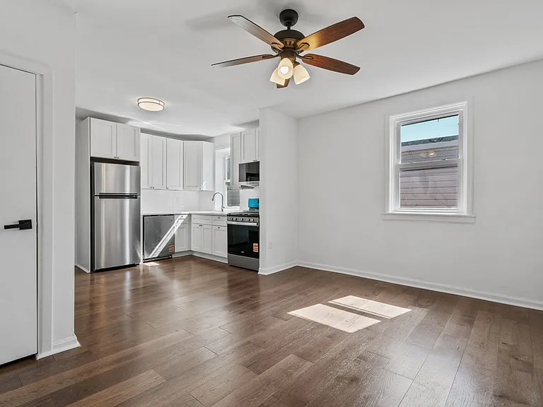 2306 E Carson St — Photo 13