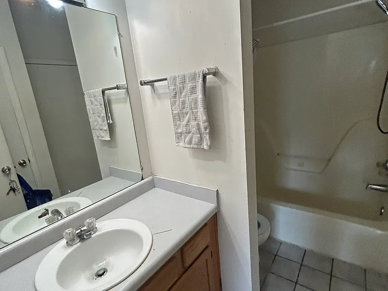 510 Bellmore Pl — Photo 4
