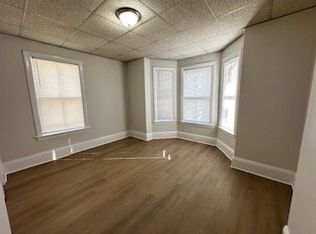 166 Chestnut St #1, Waltham, MA 02453