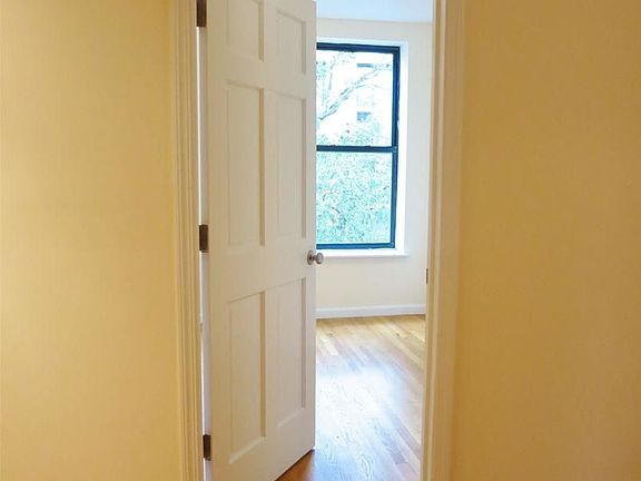 4th image of 232 E 80th St APT 10
